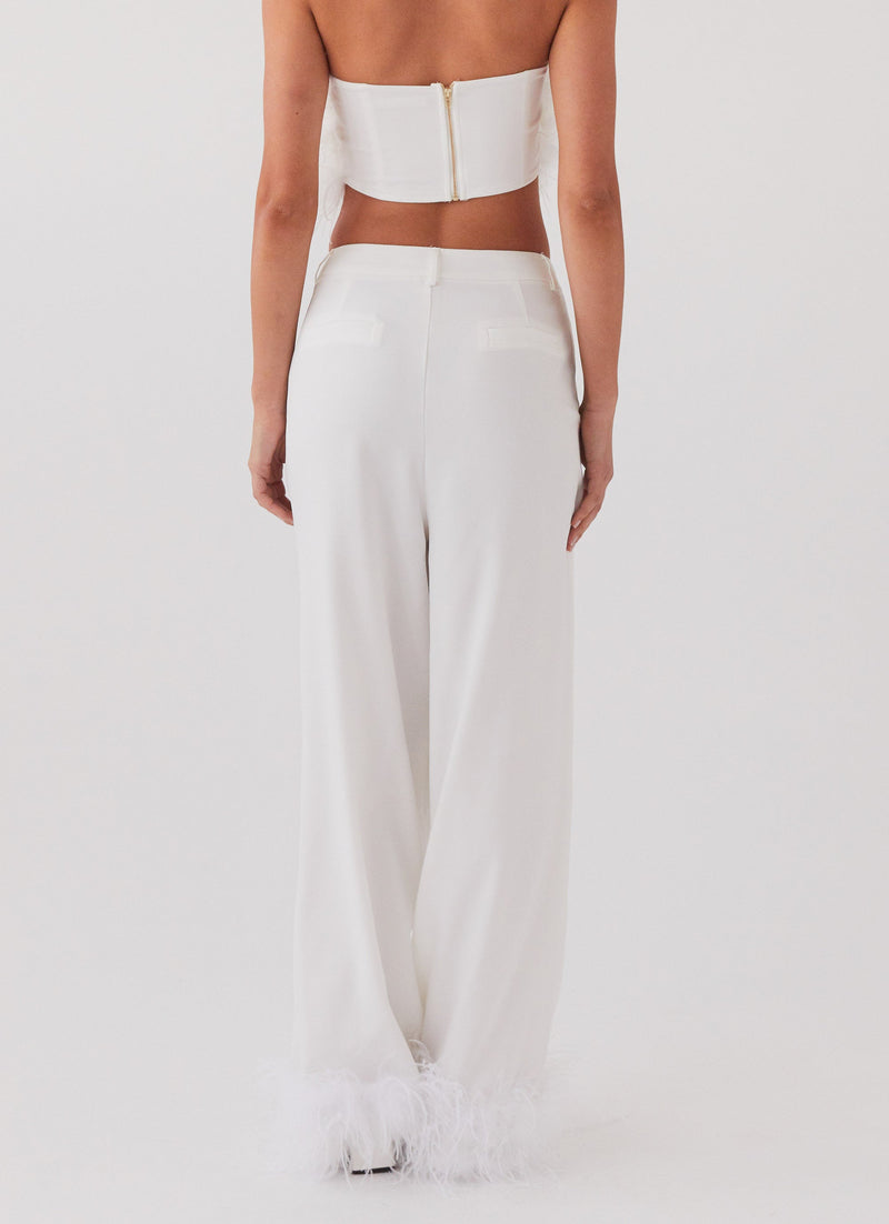 Womens Shake It Off Feather Pants in the colour Snow in front of a light grey background