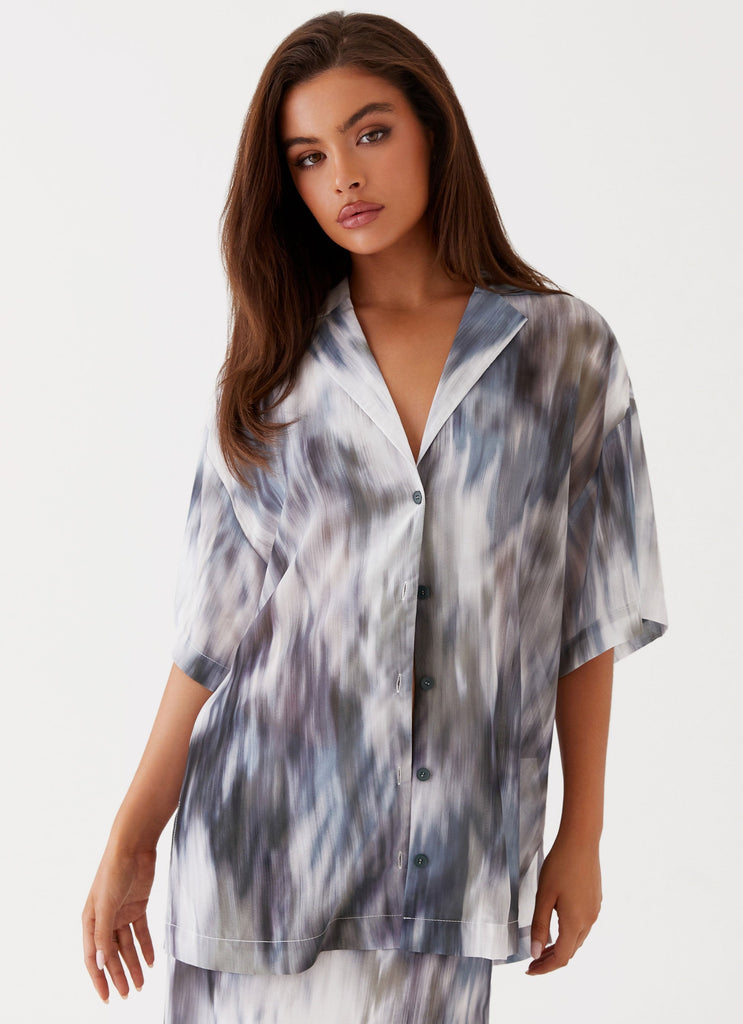 Womens Fight The Feeling Oversized Shirt in the colour Gloom in front of a light grey background