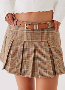 Womens Vaundy Belt in the colour Brown in front of a light grey background