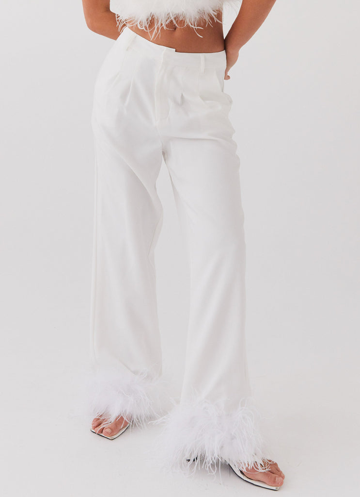 Womens Shake It Off Feather Pants in the colour Snow in front of a light grey background